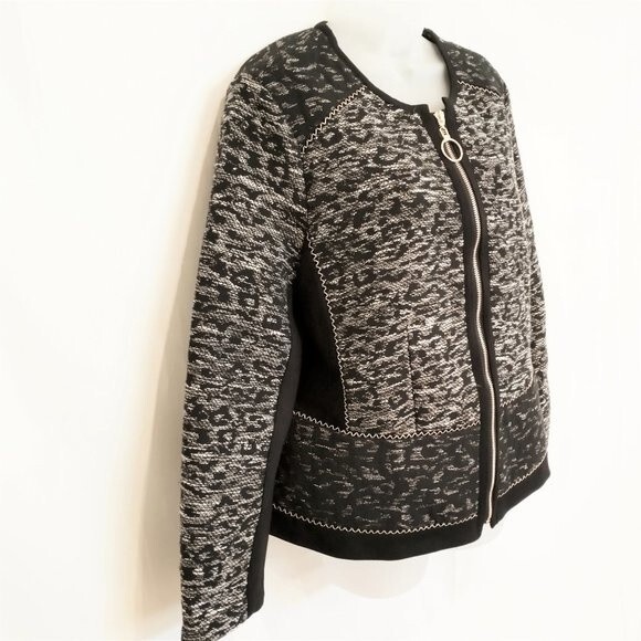 Chico's Black White Knit Animal Print Jacket Size 2 (L) Jacquard Full Zip - Picture 3 of 10